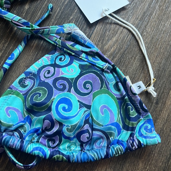 Follow Suit Izzy Tunnel Triangle Top - Picture 2 of 4